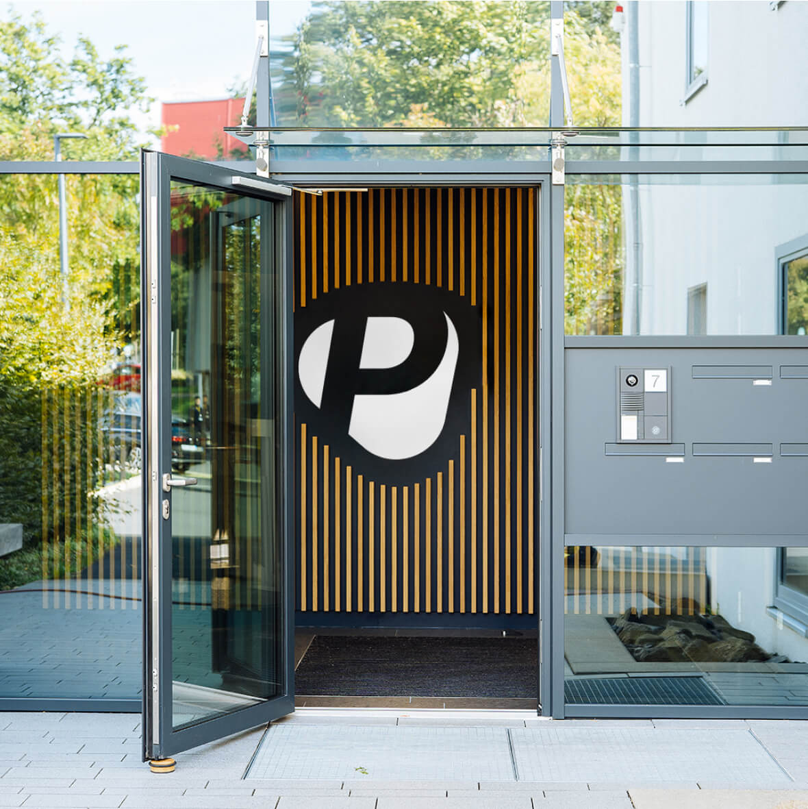 plentyone-office-eingang-tür