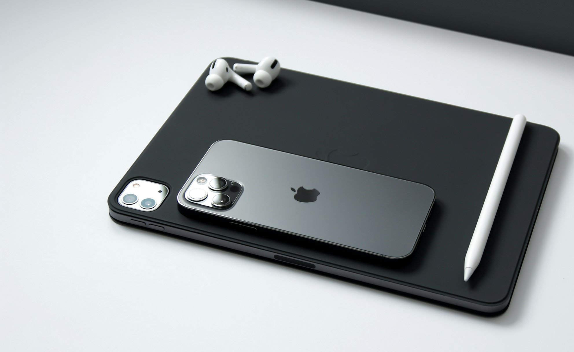 AyR0wpgkW98-unsplash